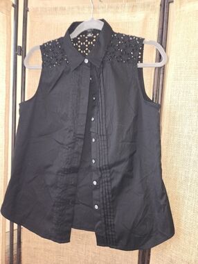 Ann Taylor Petites Sleeveless Black Eyelet Lace Shoulder Button-Front Top MP